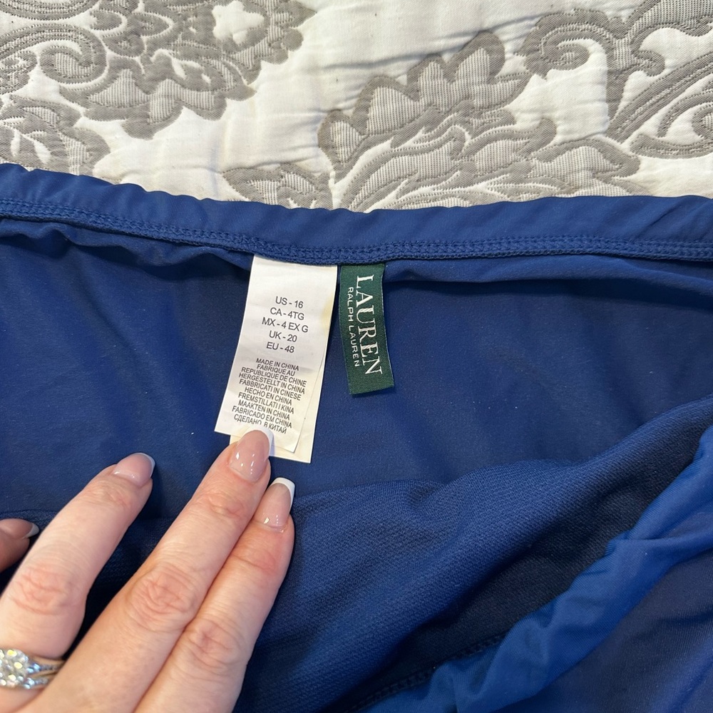 So cute and demure Ralph Lauren skirted bikini bottom - Picture 4 of 6